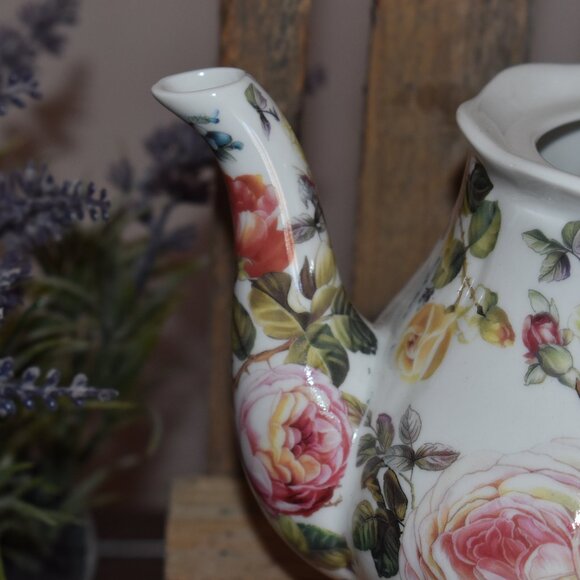 Lovely Kent Pottery Floral Roses Secret Garden Porcelain Cottage Teapot - Picture 10 of 14